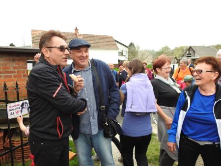 Pohod po novozgrajenih pločnikih 4